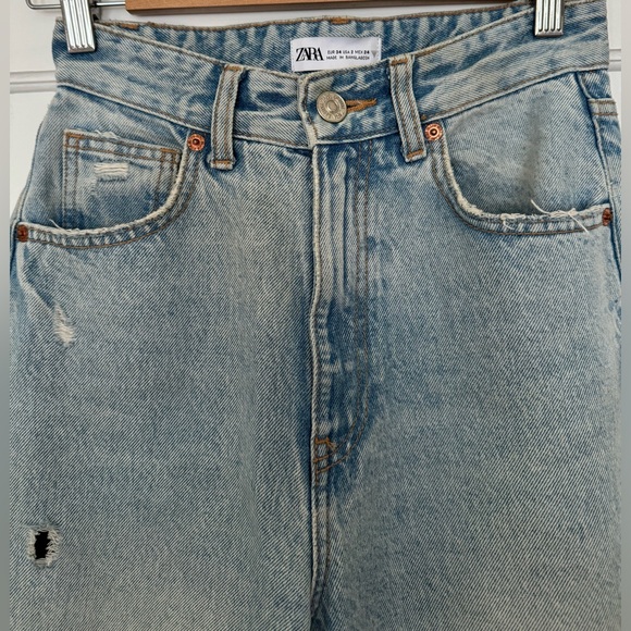Zara Blogger Fave Wide Leg High Waisted Jeans sku 6045 - Picture 5 of 8
